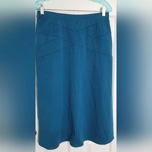 SERENGETI A LINE PULL ON KNIT SKIRT.                           Size- MED
